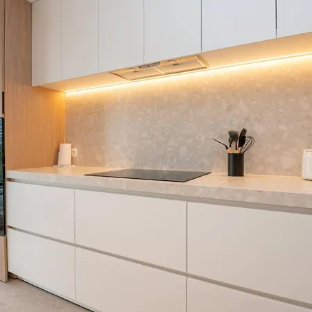 High-end New With 2 Bedrooms *