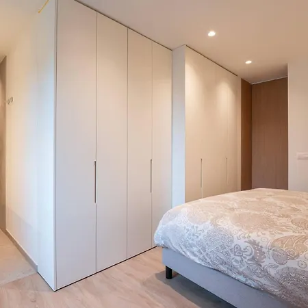 High-end New With 2 Bedrooms Lägenhet
