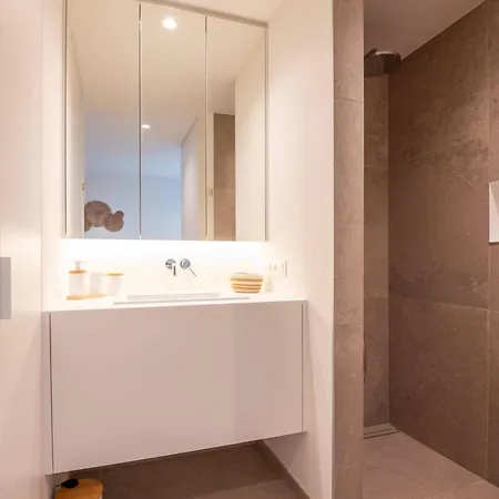 High-end New With 2 Bedrooms Lägenhet