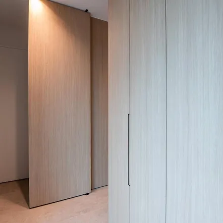 High-end New With 2 Bedrooms شقة