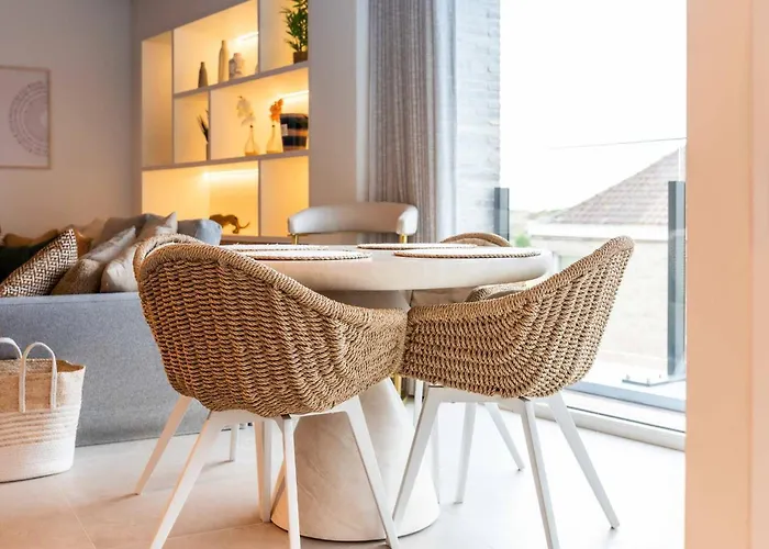 High-end New With 2 Bedrooms Апартаменти