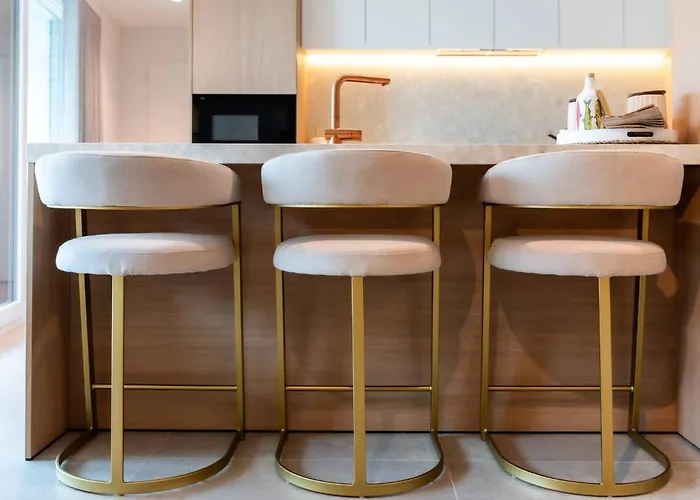 Апартаменти High-end New With 2 Bedrooms