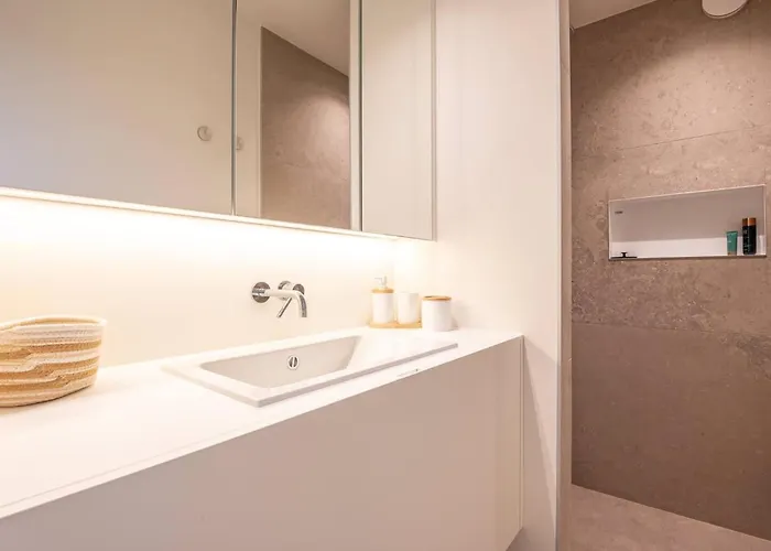 Апартаменти High-end New With 2 Bedrooms *